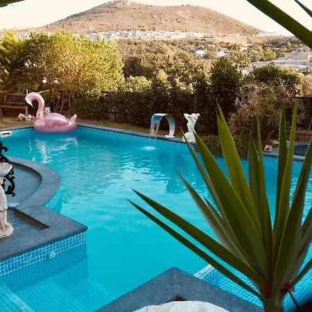 Memories Guemuesluek'te Oezel Havuzlu Bodrum
